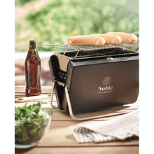 Carica l&#39;immagine nel visualizzatore di Gallery, BBQ TO GO - Nero - TEMPO LIBERO - Midocean - Barbecue Portatile E Supporto Mo6358, Bbq Sets, Leisure