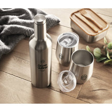 Carica l&#39;immagine nel visualizzatore di Gallery, CHIN SET - Argento opaco - CASA E VIVERE - Midocean - Drinking Bottle, Home &amp; Living, Set Bottiglia E Tazze Mo9971