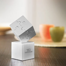 Carica l&#39;immagine nel visualizzatore di Gallery, KUBZLE - Argento opaco - UFFICIO - Midocean - Desk Items, Office, Puzzle Magnetico 3d 8 Pezzi Ar1810