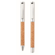 Carica l&#39;immagine nel visualizzatore di Gallery, QUERCUS - Legna - SCRIVERE - Midocean - Pen, Set Penne In Sughero Mo9678, Writing